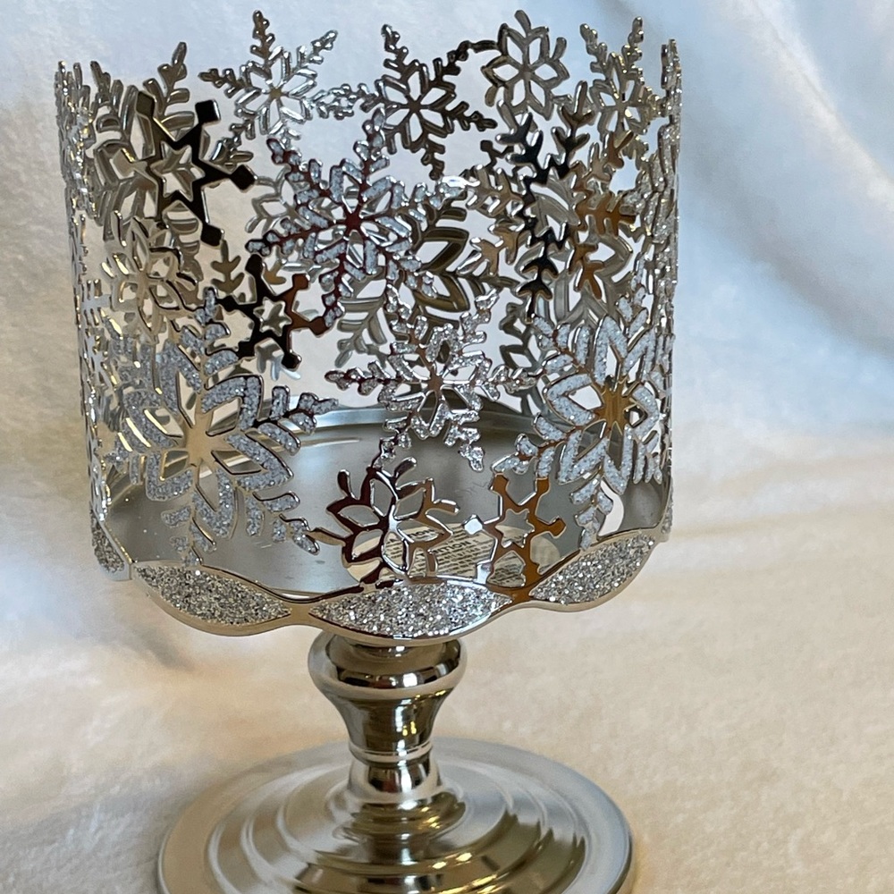 Bath and Body Works Silver Snowflake Pedestal Candle Holder for 3-wick candles
